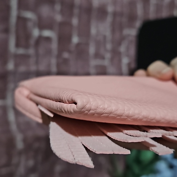 Novelty 🎁 Pink & White Fox Crossbody Bag. - Picture 11 of 11